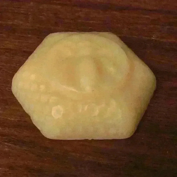 100% Beeswax  Hand Crafted Hexagon Bee - Picture 4 of 4